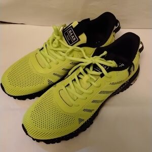 Men's Baaspola Neon Green Walking Shoes